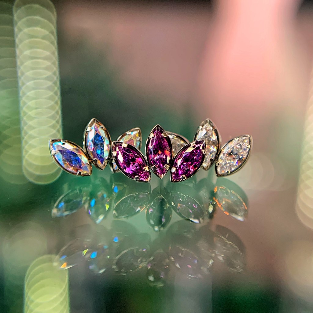 Marquise fans in multiple colours